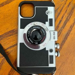 iPhone 11 ‘Emily in Paris’ phone case